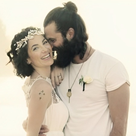 Bárbara Mori and Kenneth Ray Sigman wedding picture.